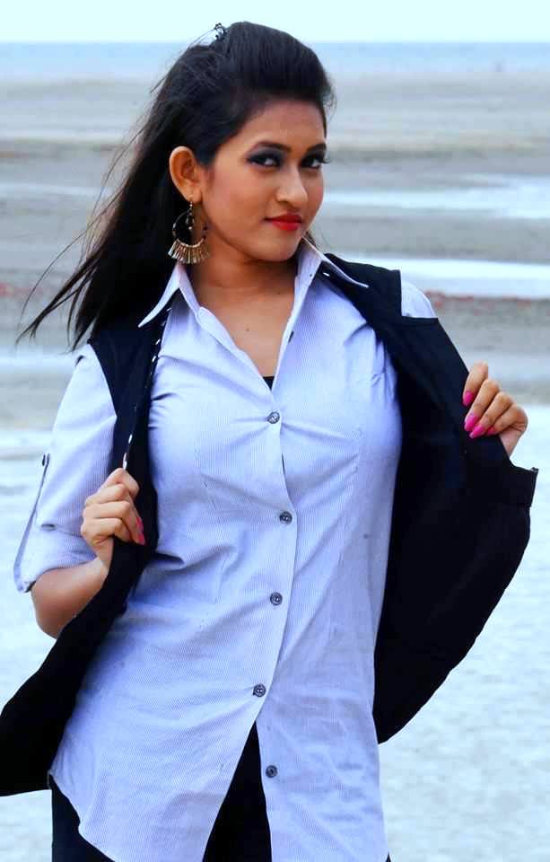 Naznin Akter Happy Bangladeshi Model Actress Photos