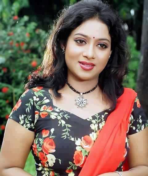 Shabnur Bangladeshi Film Actress very hot and spicy stills